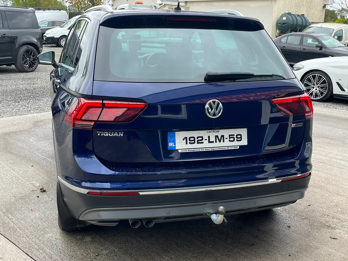 2019 VW TIGUAN 2.0 TDI HIGHLINE 4X4 *PAN ROOF* - Image 4