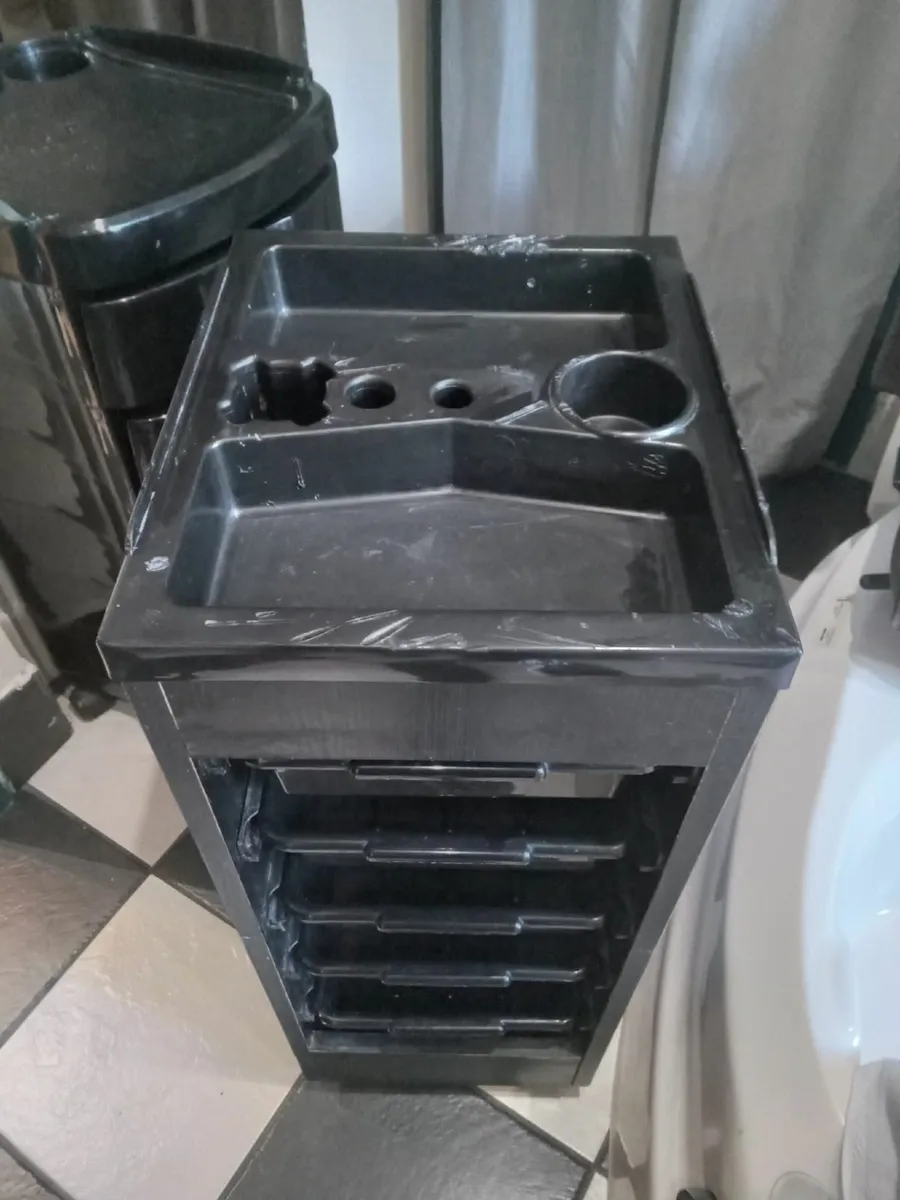Trolleys and product stands - Image 3
