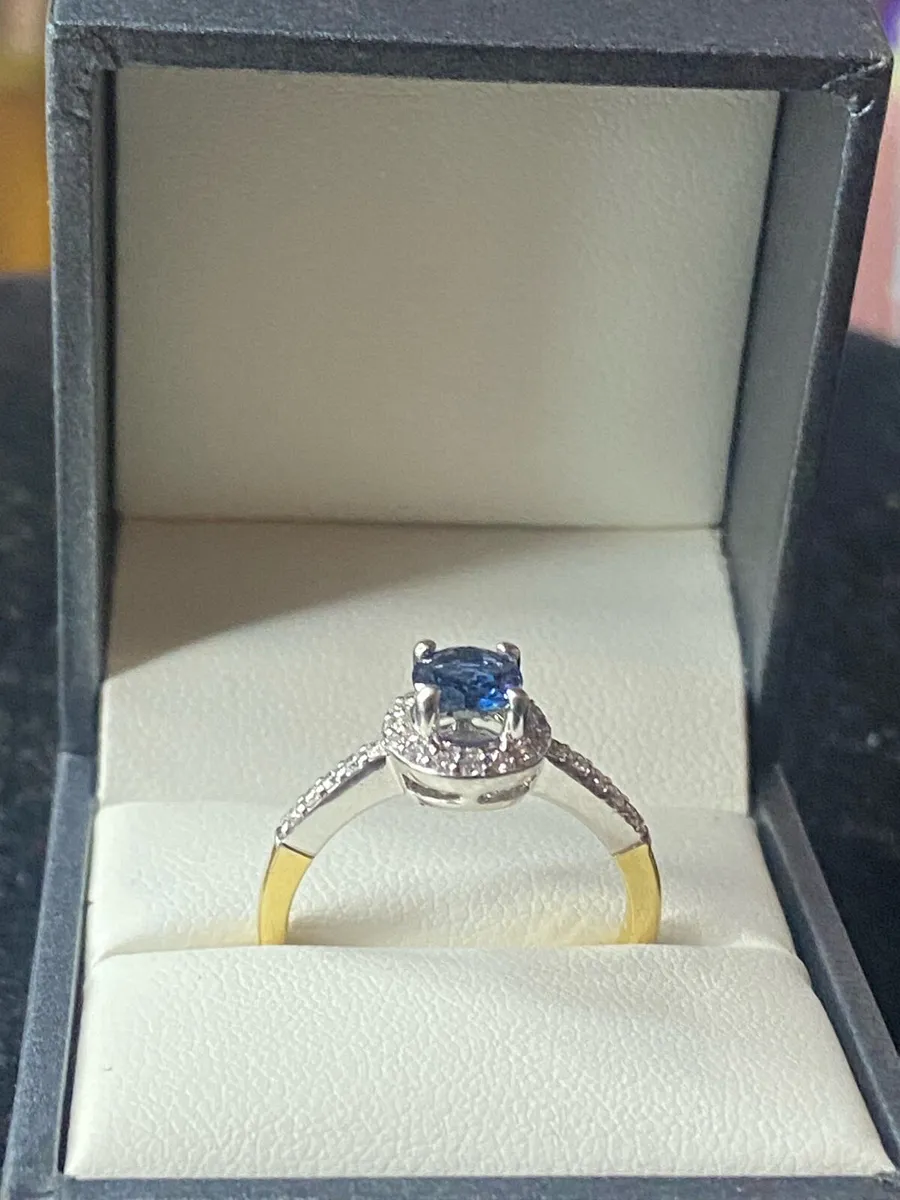18ct gold ring blue spinel and diamonds - Image 2