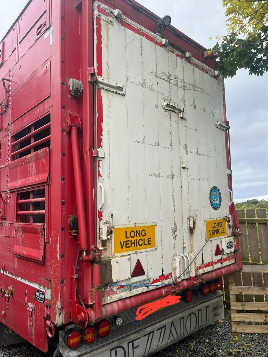 Pezzaioli livestock drag trailer - Image 2
