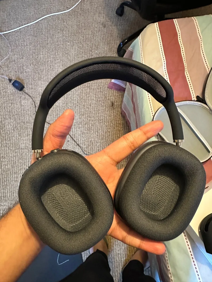 Apple AirPods Max ( First Gen ) - Like New - Image 3