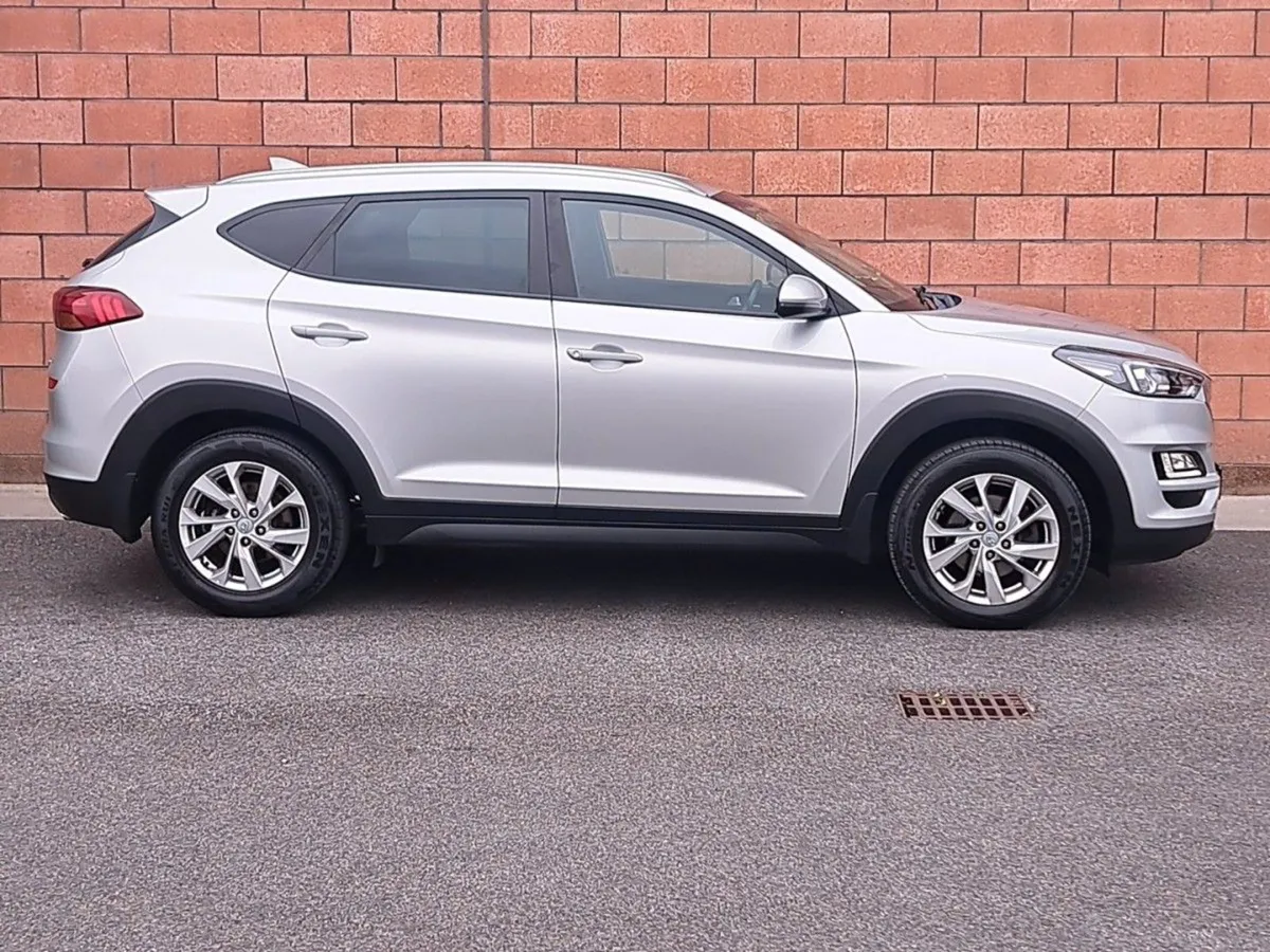Hyundai Tucson Executive Model 1.6 Diesel. - Image 4