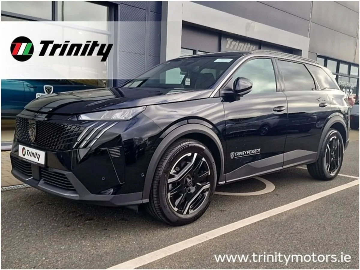 Peugeot 5008 BEV 73kwh 210HP Allure Trinity Motors - Image 1