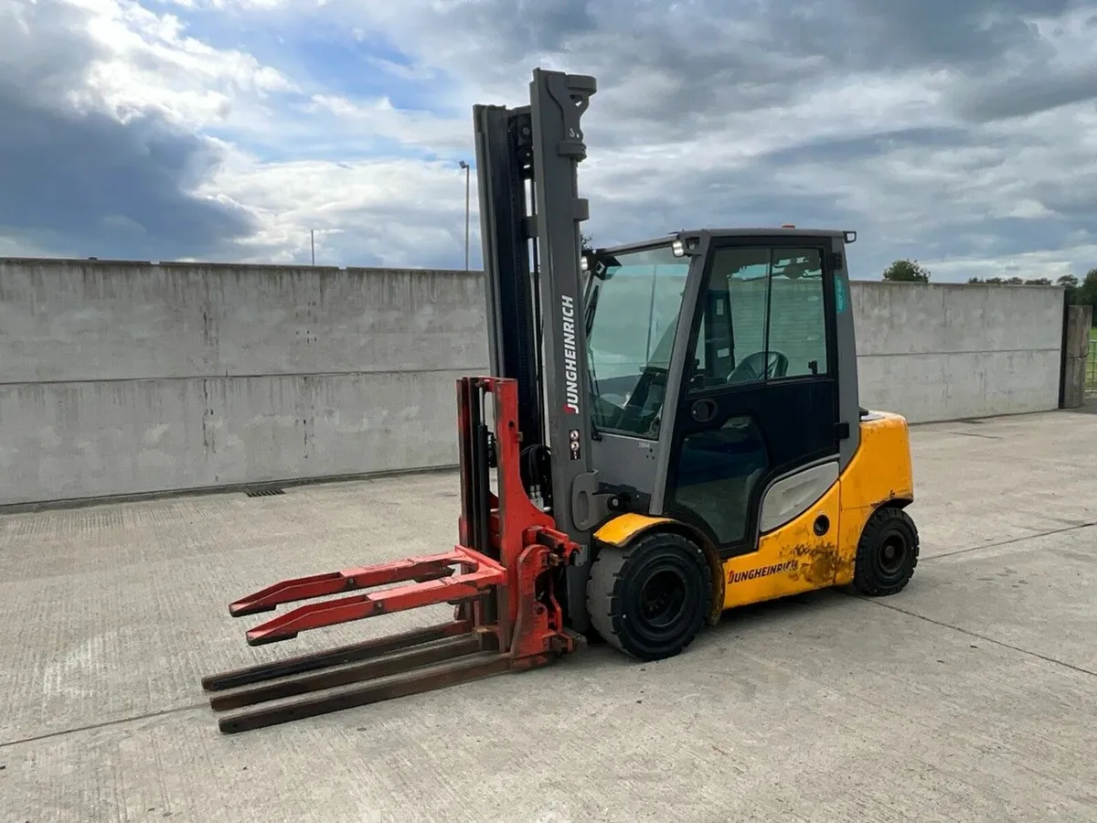 JUNGHEINRICH DFG430s 3 TON DIESEL FORKLIFT - Image 1