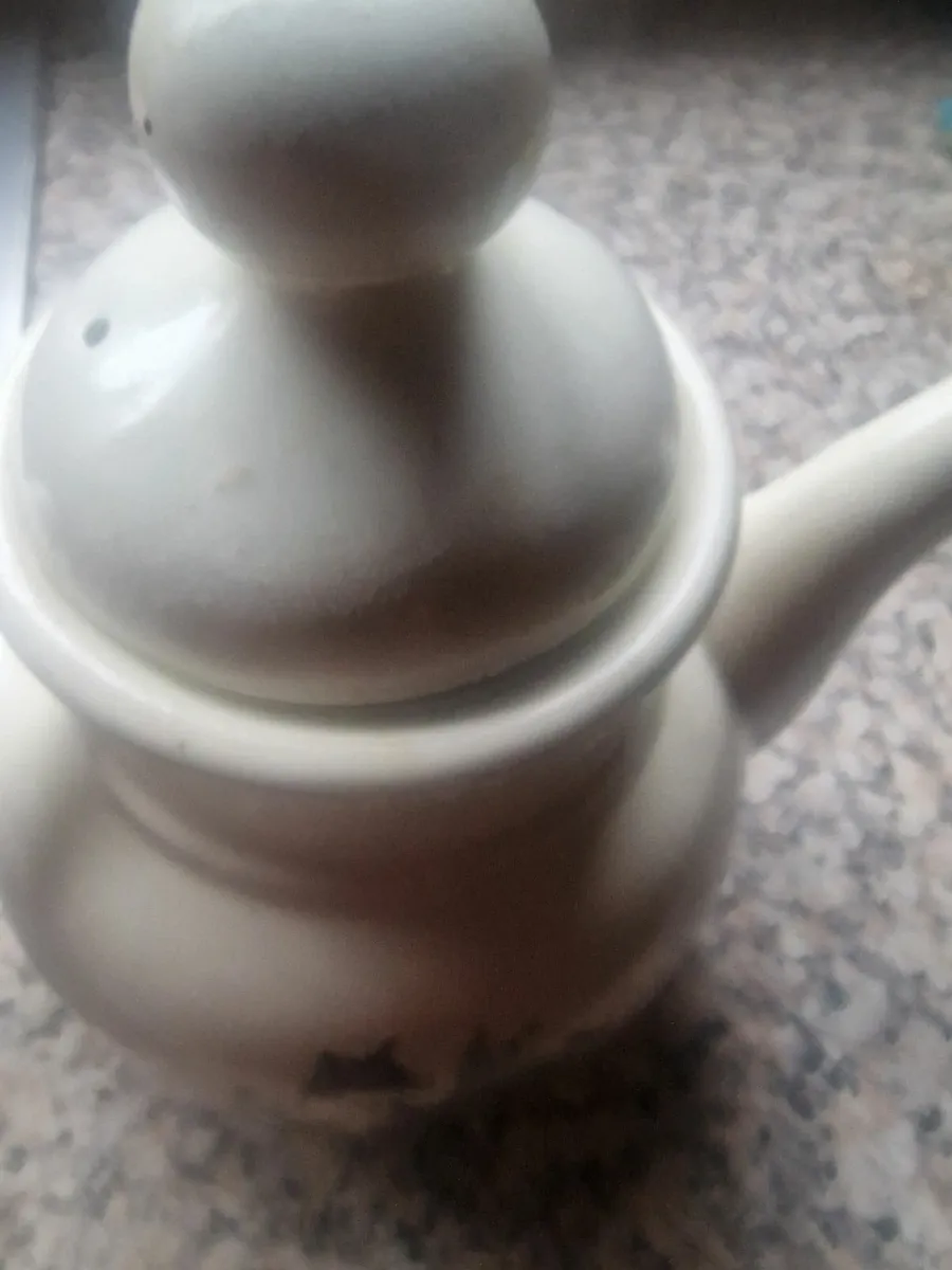 Pottery. - Image 4