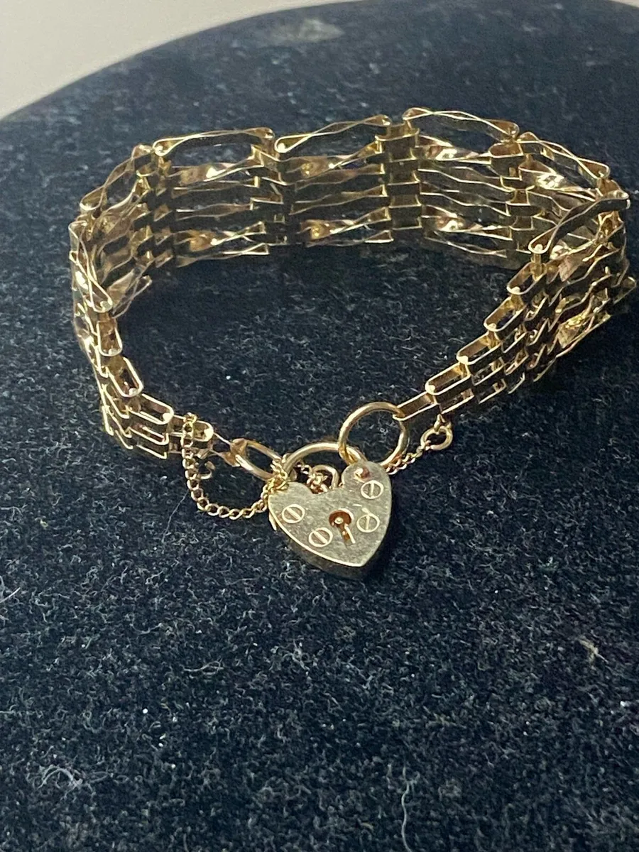 9ct gold big 6 bar gate bracelet. 7 inches long - Image 1