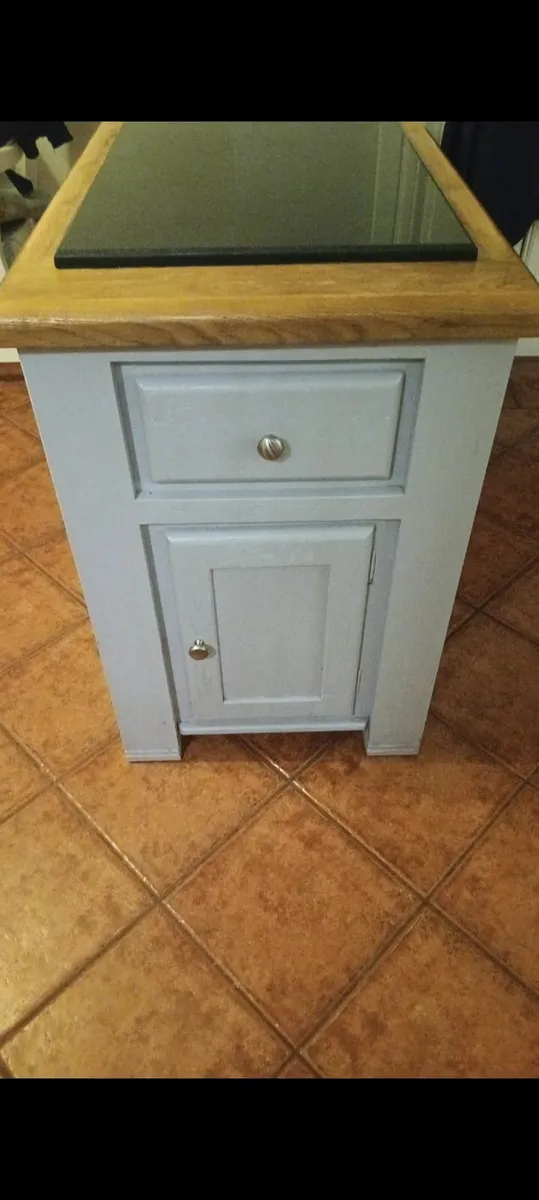 Kitchen island - Image 2