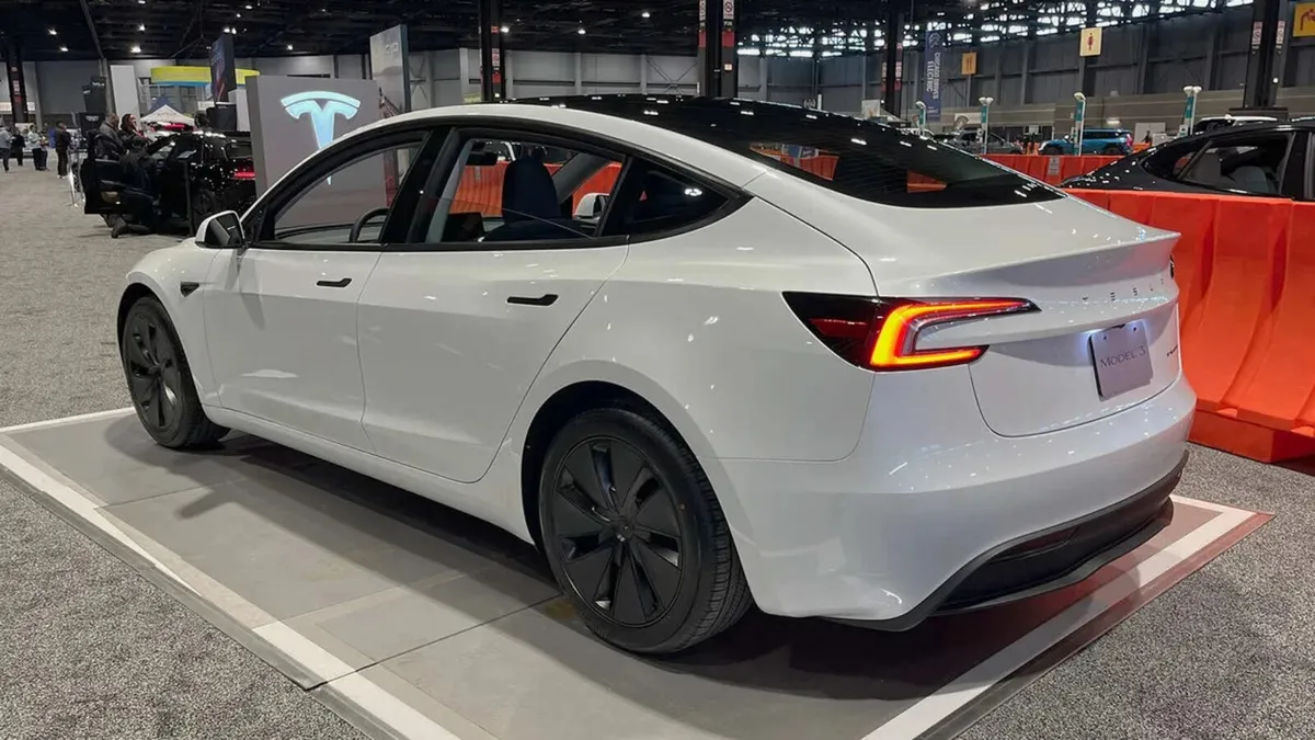 2025 252 Tesla Model 3 full taxi ready RENT TO BUY - Image 3