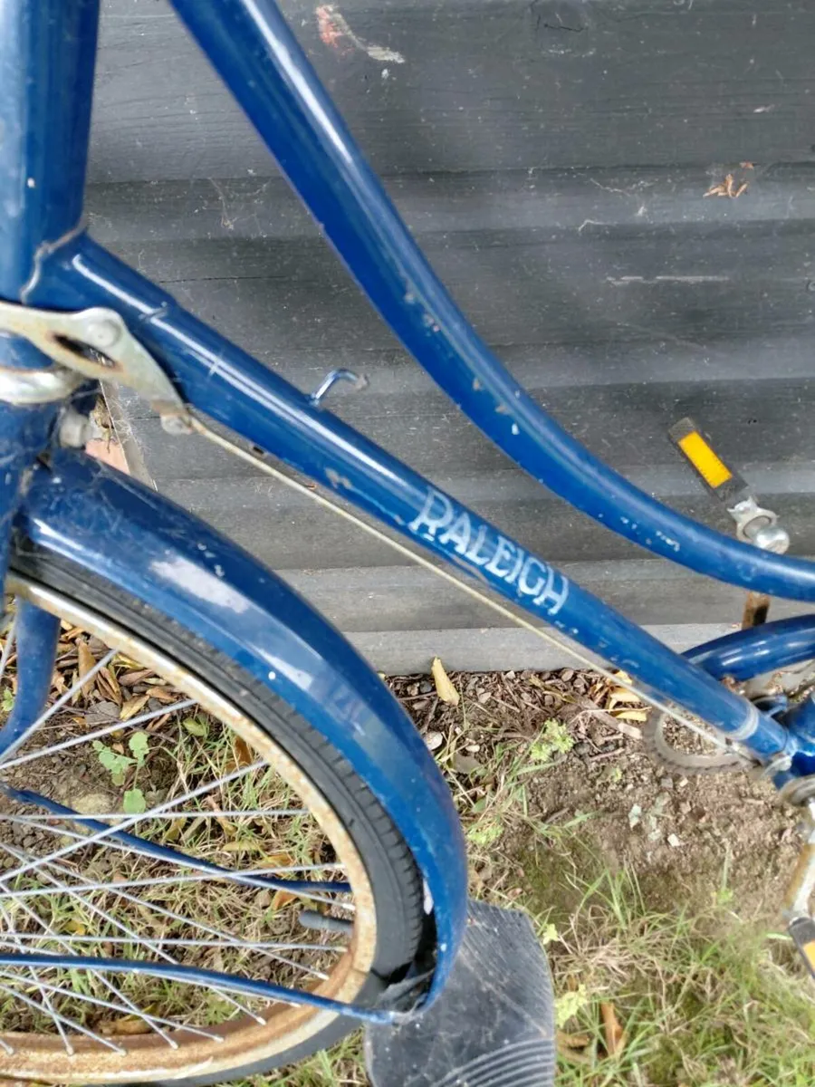 Vintage Raleigh Bike - Image 3