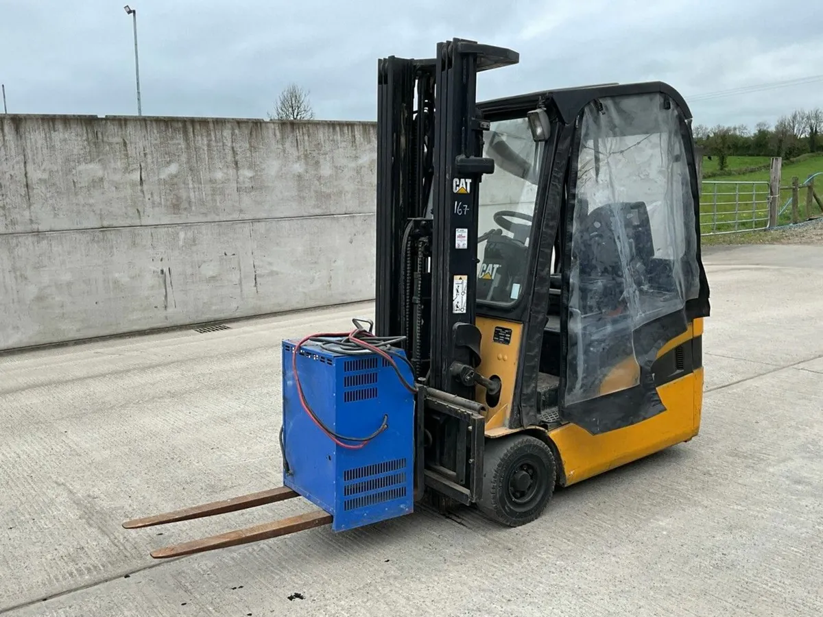 CATERPILLAR EP16NT BATTERY OPERATED FORKLIFT - Image 1