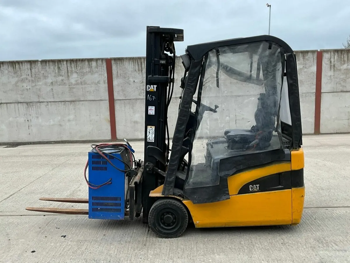 CATERPILLAR EP16NT BATTERY OPERATED FORKLIFT - Image 3