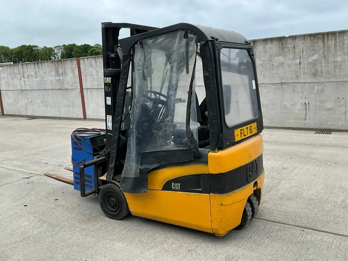 CATERPILLAR EP16NT BATTERY OPERATED FORKLIFT - Image 4