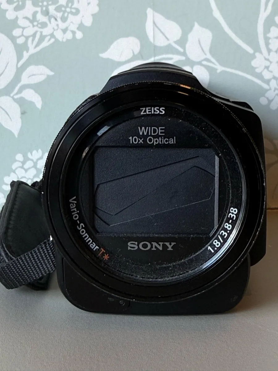 Sony 4K Handycam FDR AX33 - Image 1