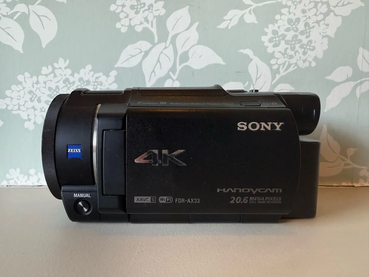 Sony 4K Handycam FDR AX33 - Image 2