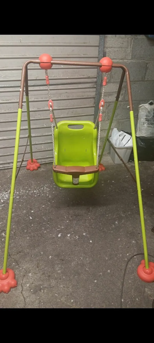 Kids swing