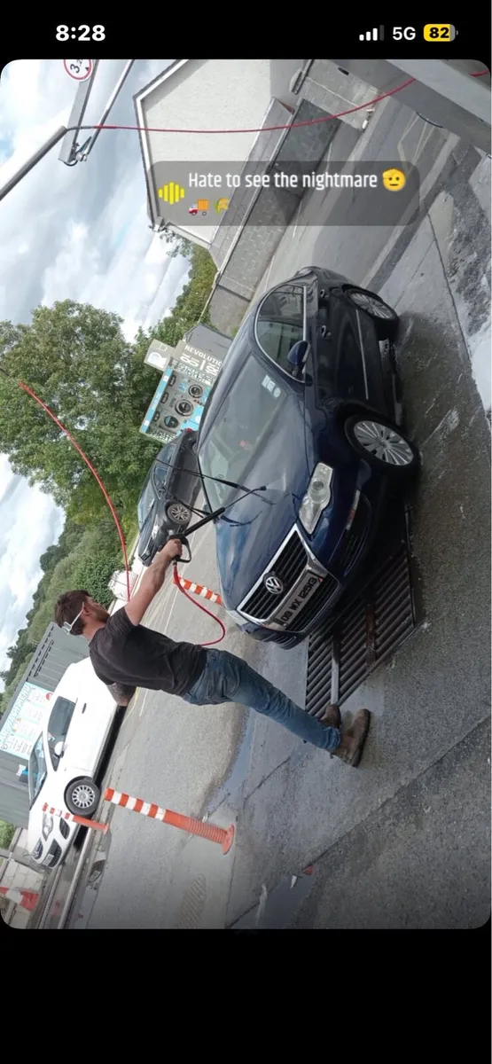 Volkswagen Passat - Image 2