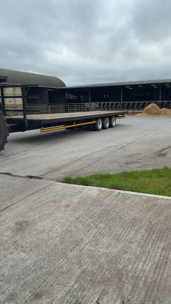 32ft bale trailer - Image 1