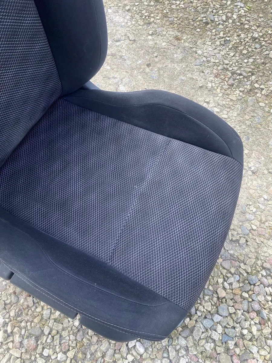 2015 Nissan Qashqai Drivers Seat - Image 4