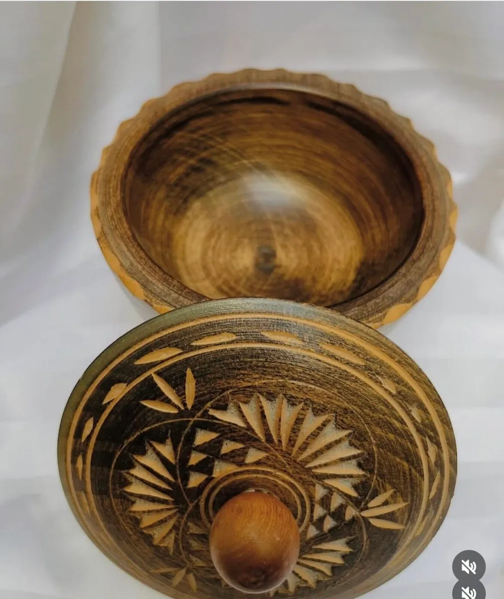 Wooden bowl - Image 4