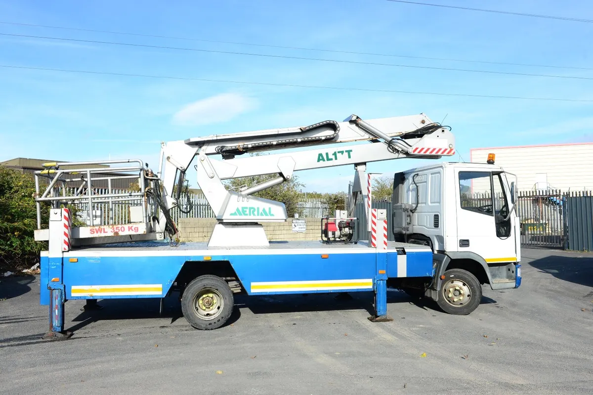 Aerial 17m Truck Mounted Hoist (MEWP) - Image 1