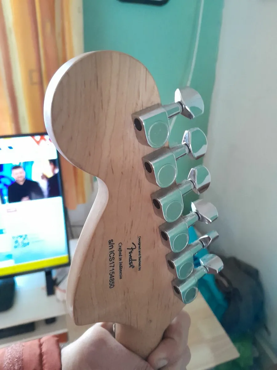 Fender strat Red electric guitar E50 QUICK SALE - Image 3