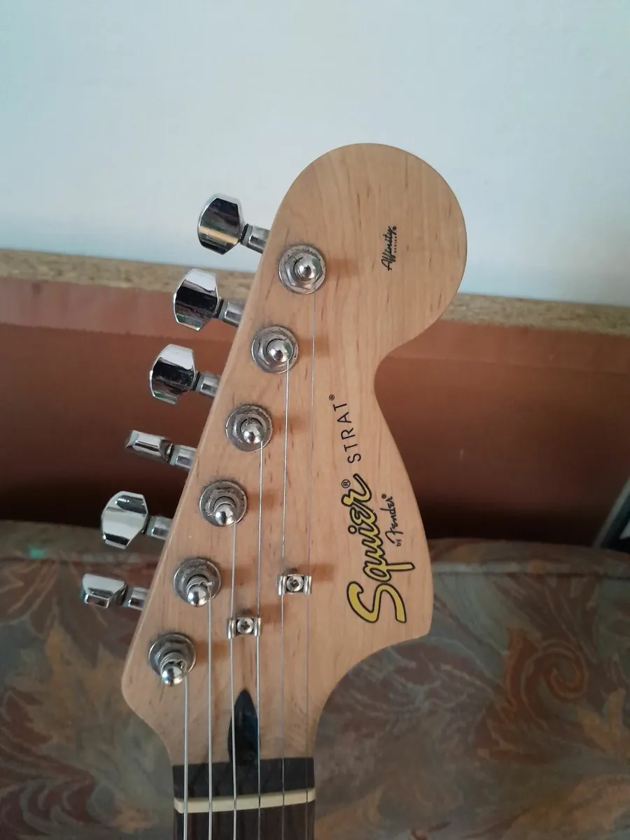 Fender strat Red electric guitar E50 QUICK SALE - Image 4