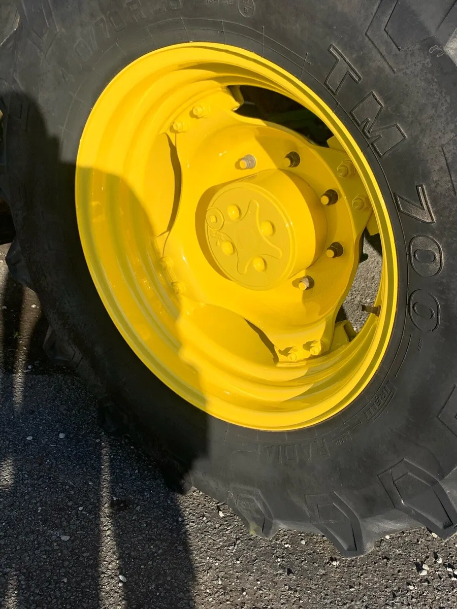 Tractor wheel refurbish - Image 1