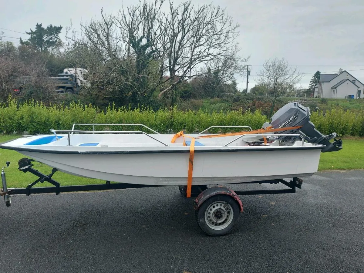 Boat and engine - Image 2