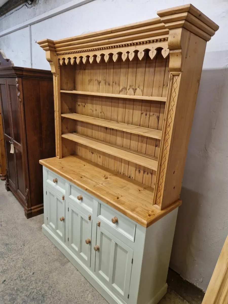 Large vintage pine kitchen dresser - Image 4