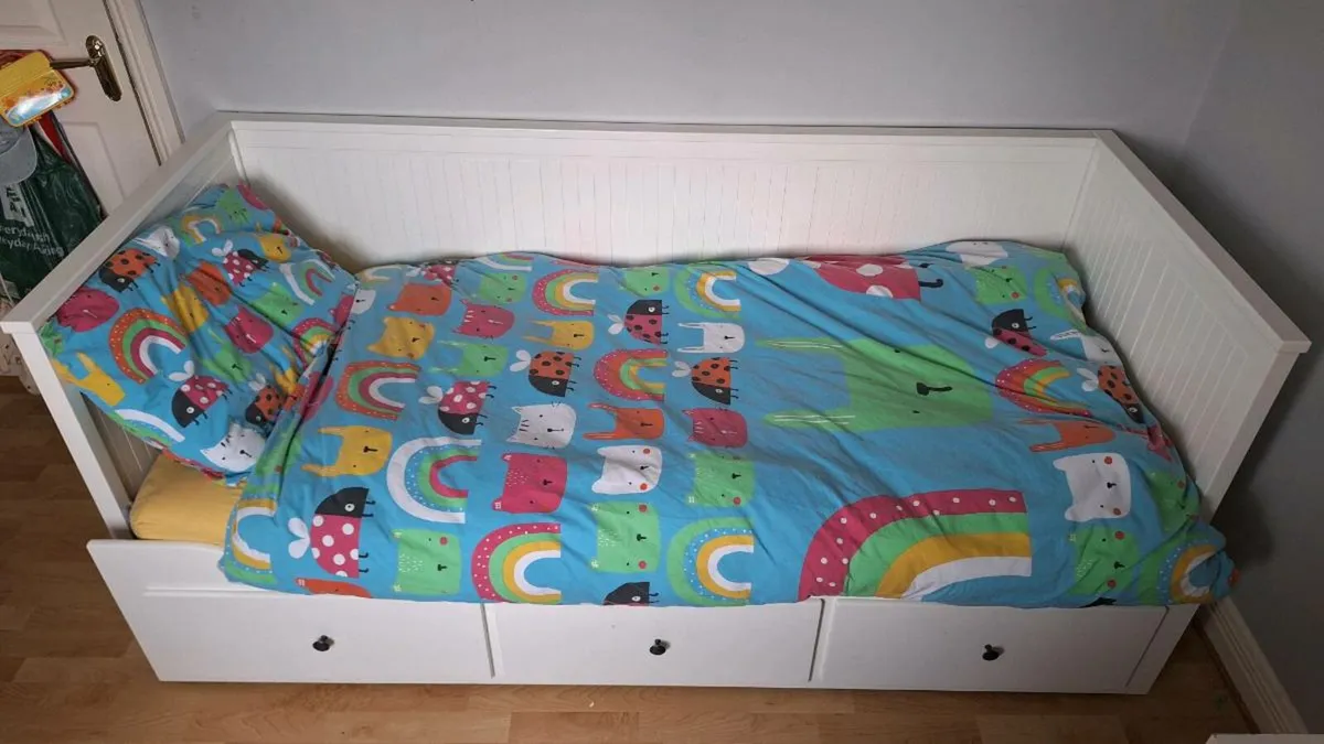 Ikea Hemnes day bed - Image 1