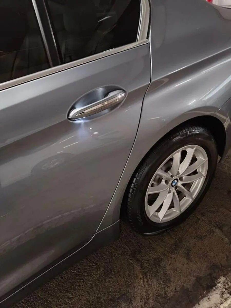 2018 Bmw 5-series - Image 3