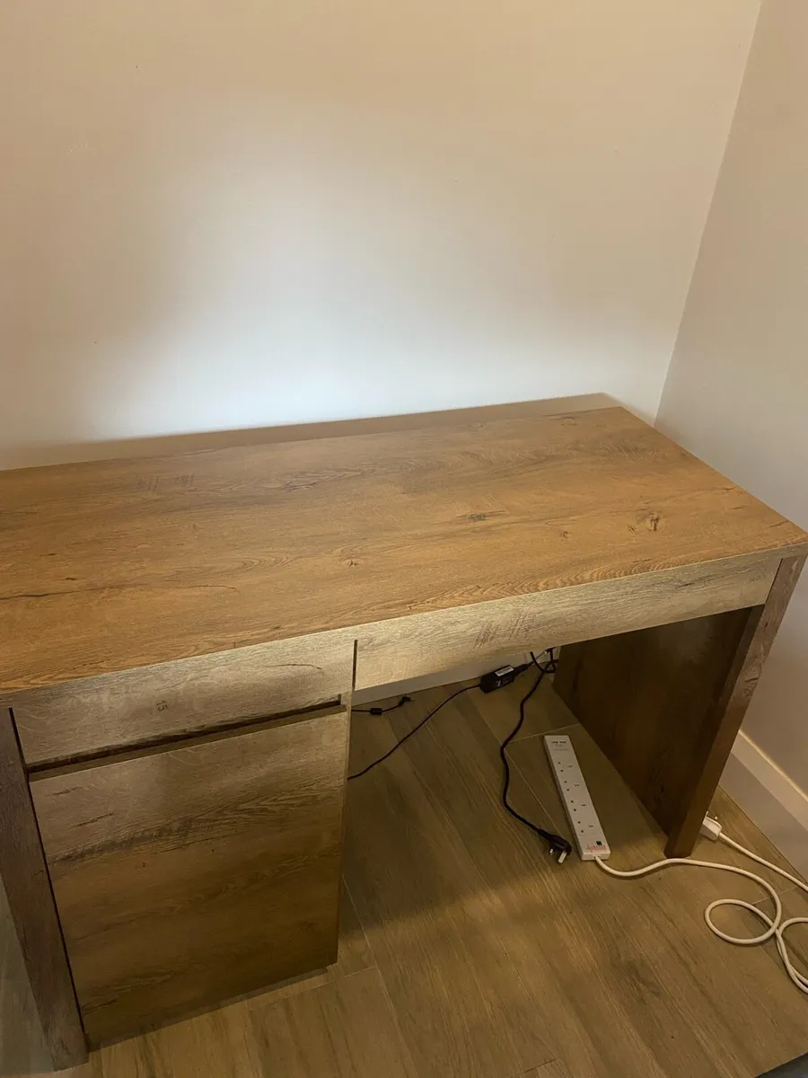 Desk - Image 2