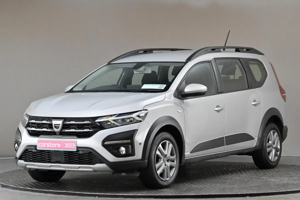 Dacia Jogger 1.0 TCE 110BHP Comfort 6spd 7seats - Image 3