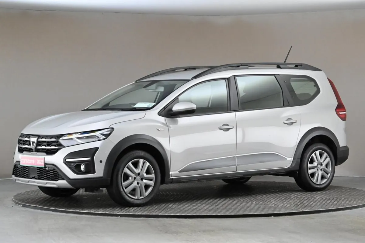 Dacia Jogger 1.0 TCE 110BHP Comfort 6spd 7seats - Image 4