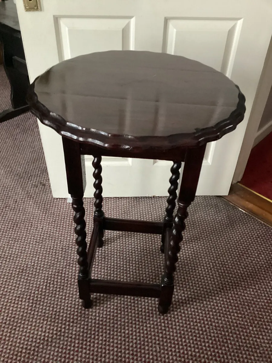 Hall table - Image 1