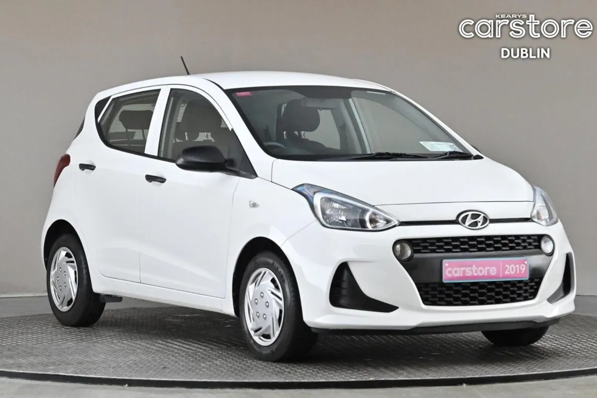 Hyundai i10 1.0 Classic Auto  2tone Interior - Image 1