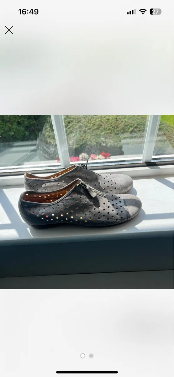 Gabor Shoes. - Image 1