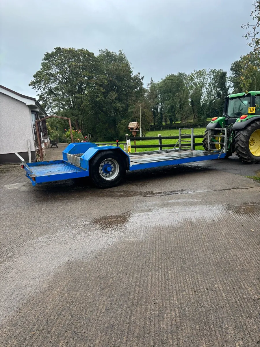 D- TEC 8 tonne lowloader - Image 1