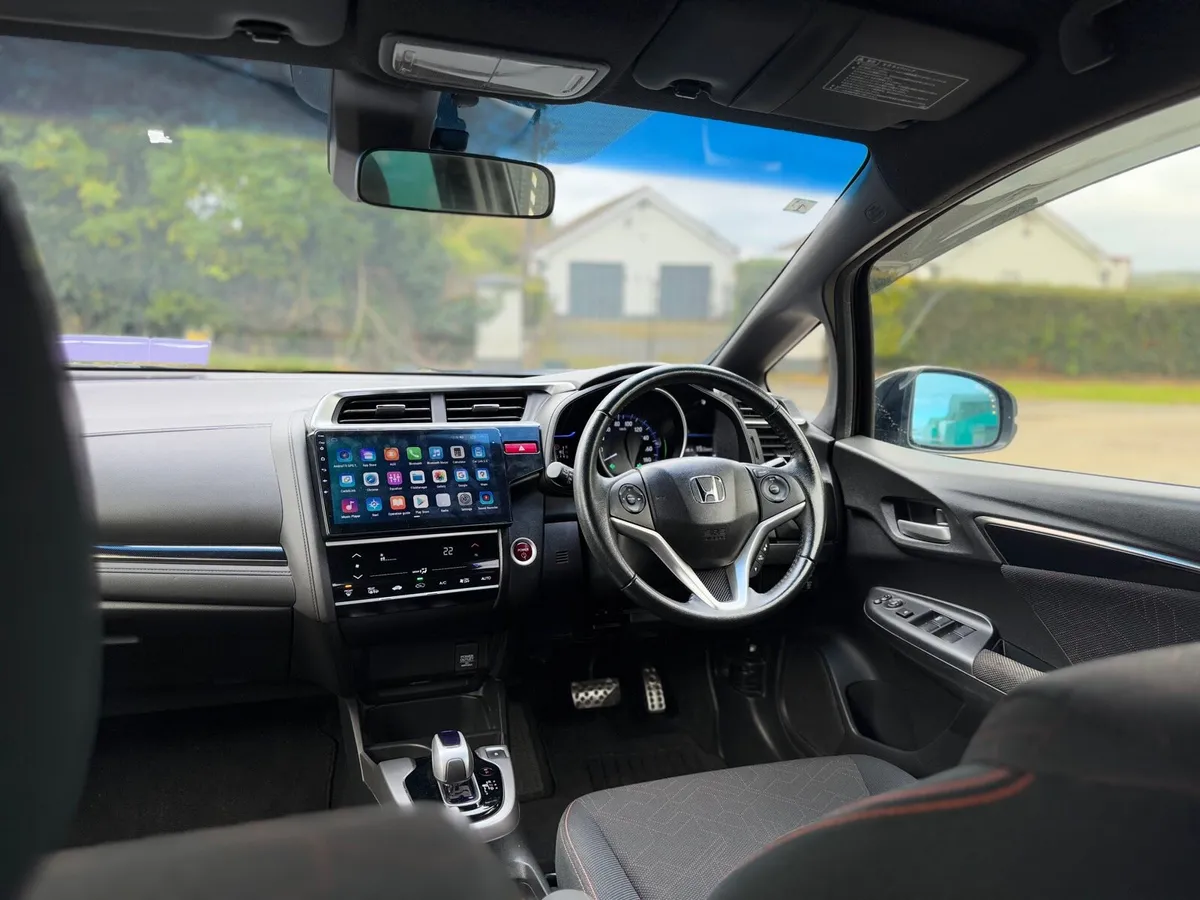 2015 HONDA FIT. MUST SEE. AUTO 1.5L. NEW NCT - Image 4