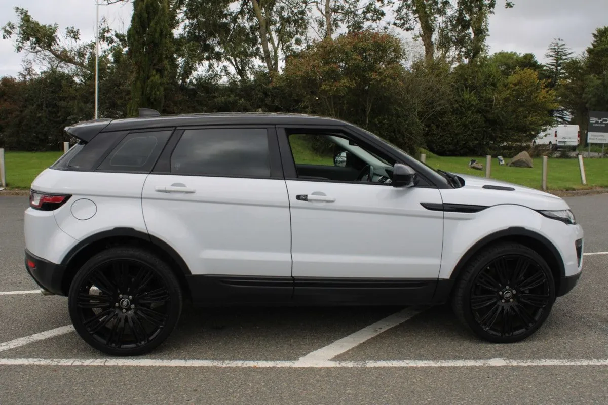 Land Rover Range Rover Evoque 2.0 Evoque SE Diese - Image 3