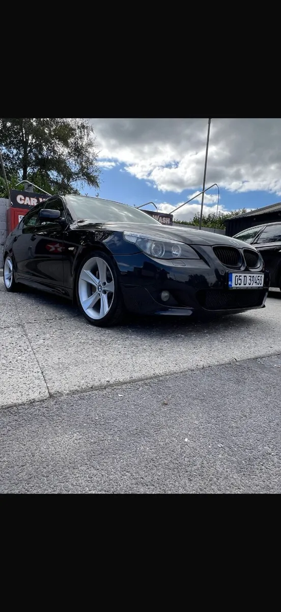 BMW 5-Series 2005 - Image 1