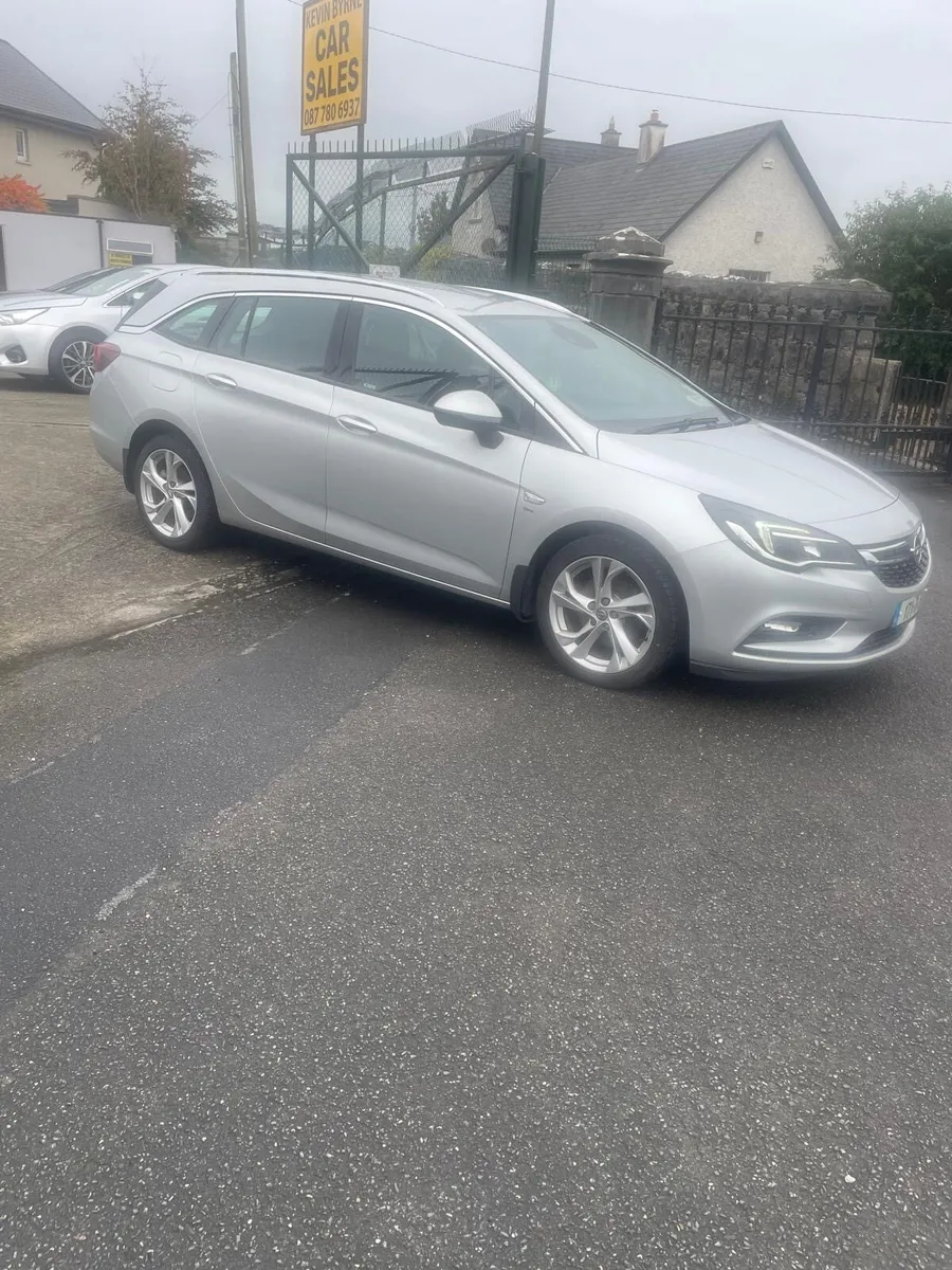 Car - Image 2