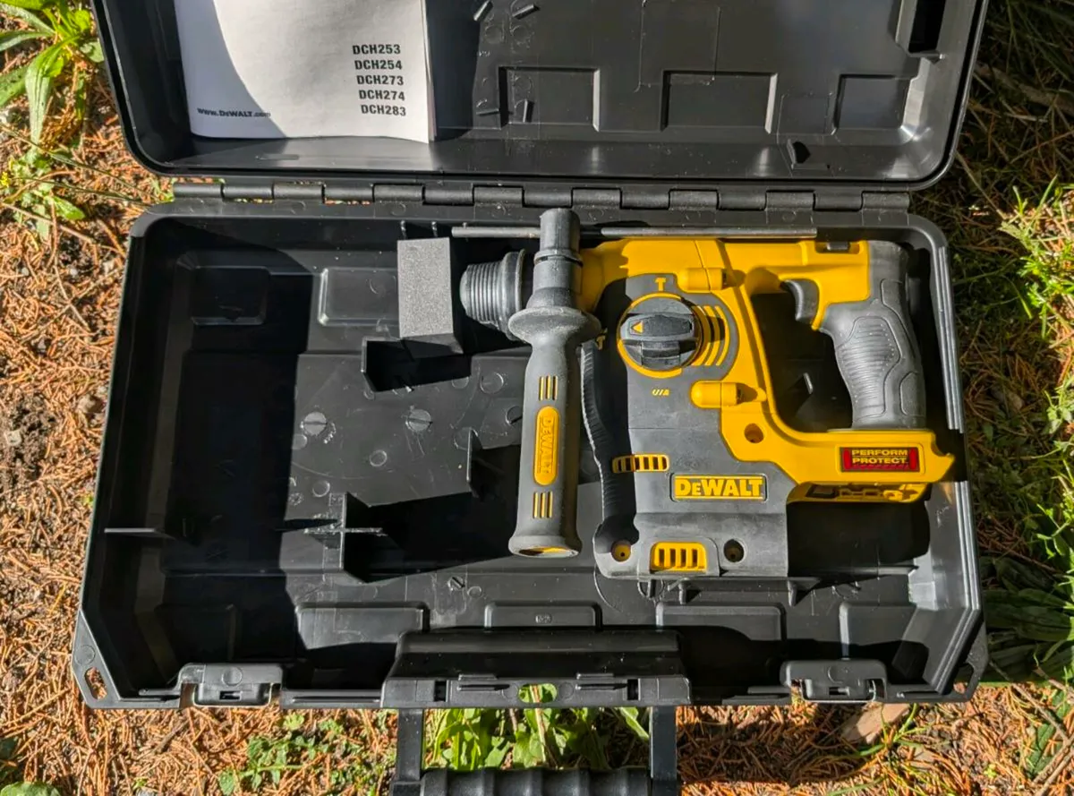 DeWalt 18v SDS+ Hammer Drill 2 - Image 1