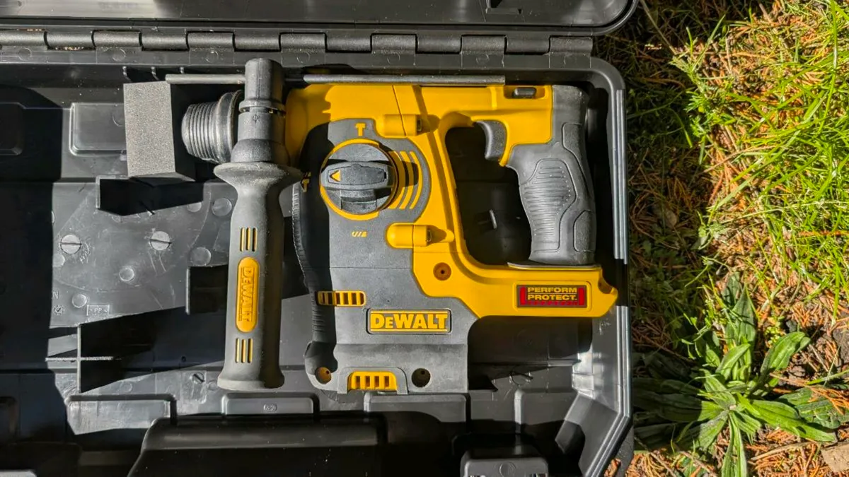 DeWalt 18v SDS+ Hammer Drill 2 - Image 2