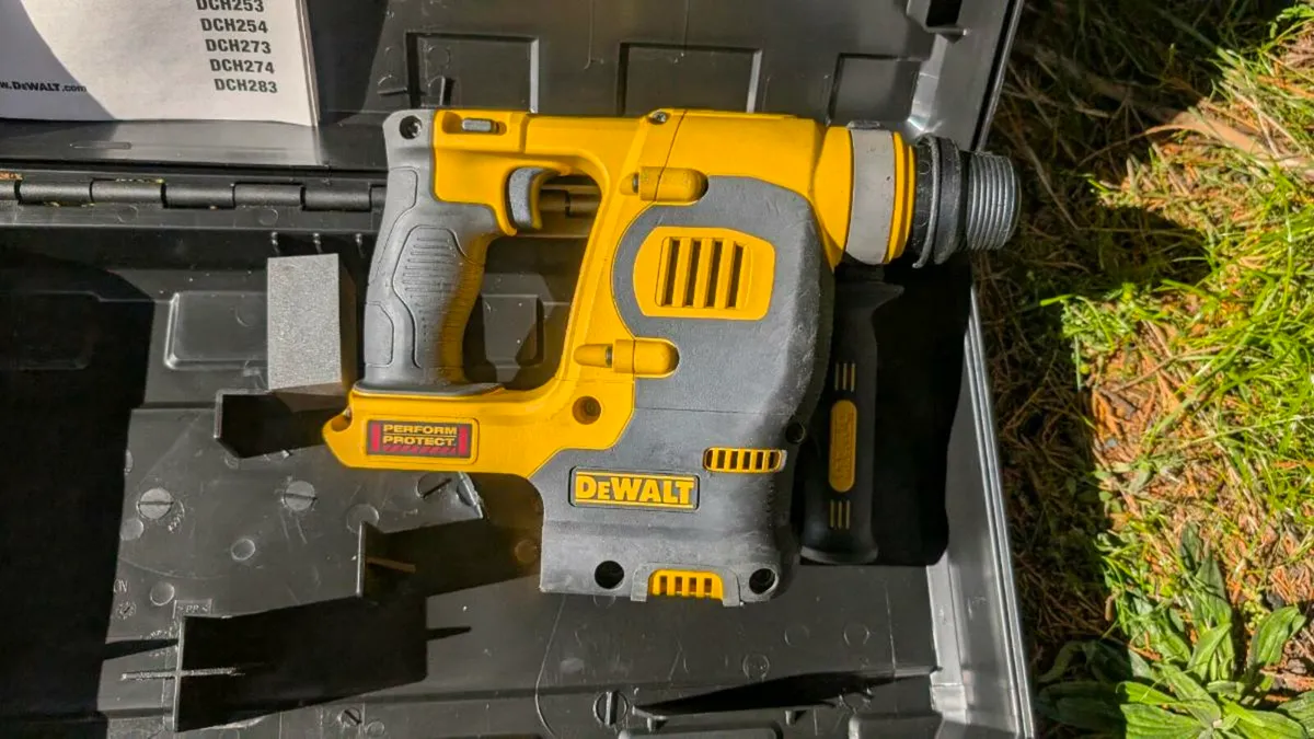 DeWalt 18v SDS+ Hammer Drill 2 - Image 3