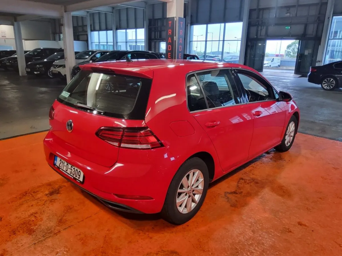 Volkswagen Golf 1.6 TDI 115HP Trendline - Image 2
