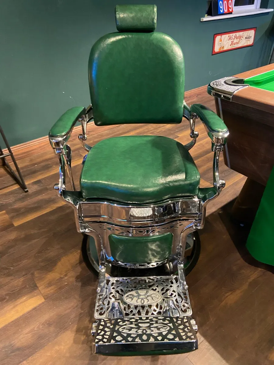 Barber chairs x2 - Image 3