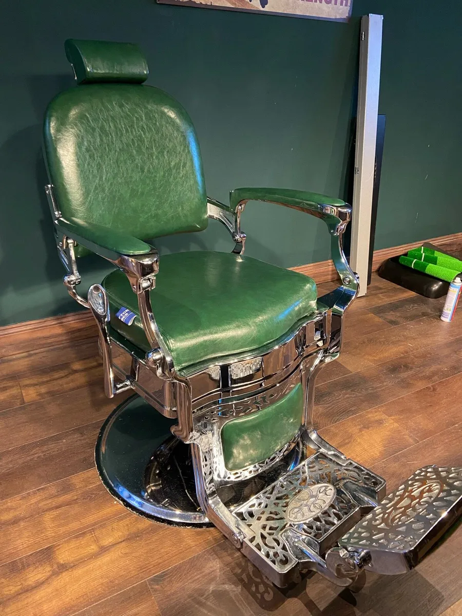 Barber chairs x2 - Image 4