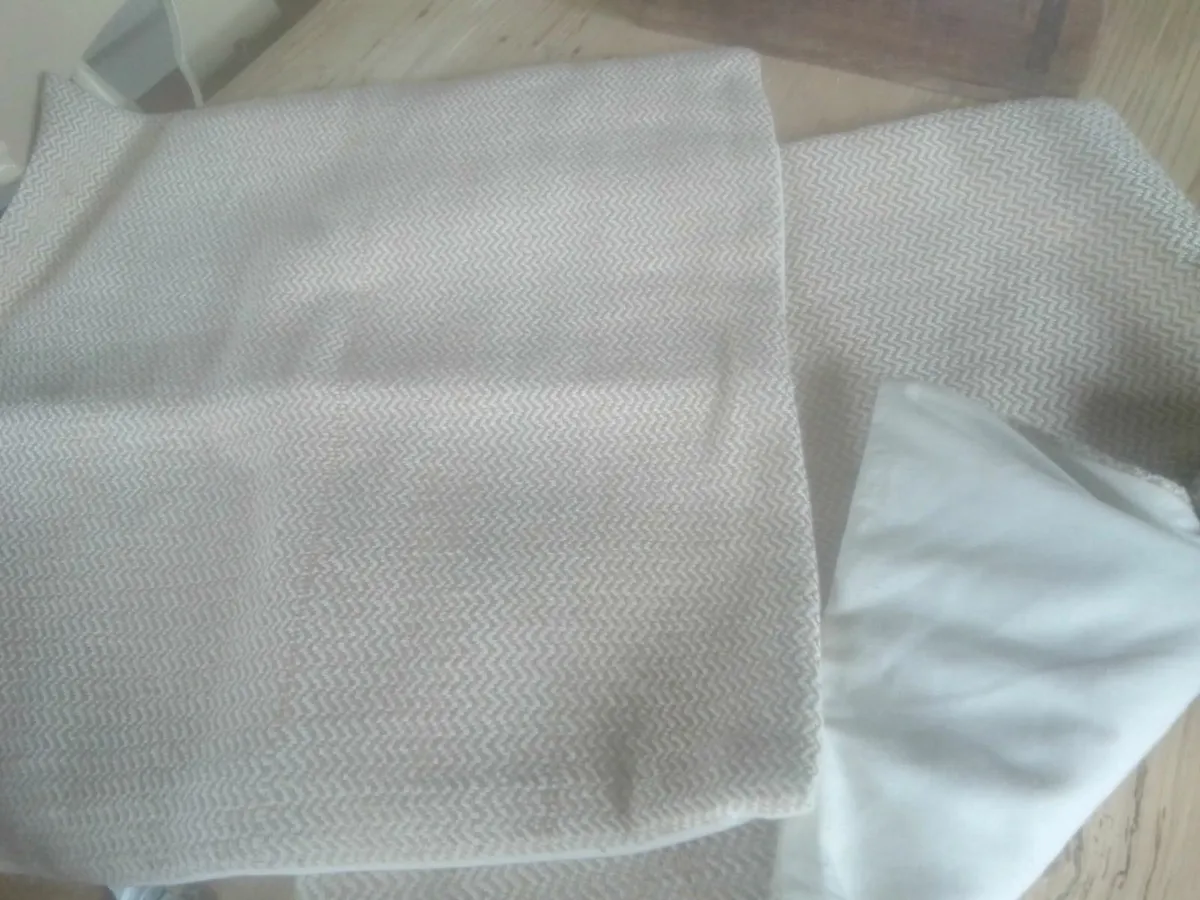 2'x CAYN NATURAL WOVEN CUSHION COVERS 50x 50 NEW - Image 2