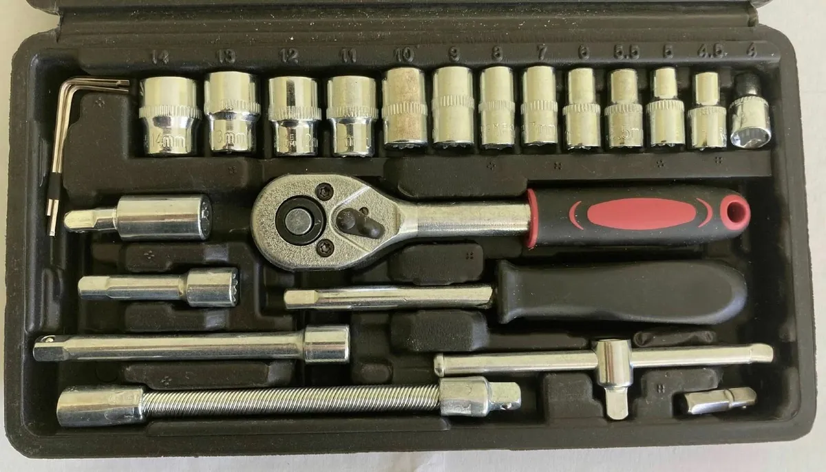 46PCS Socket Wrench Set, Durable Tool Kit in Case - Image 4